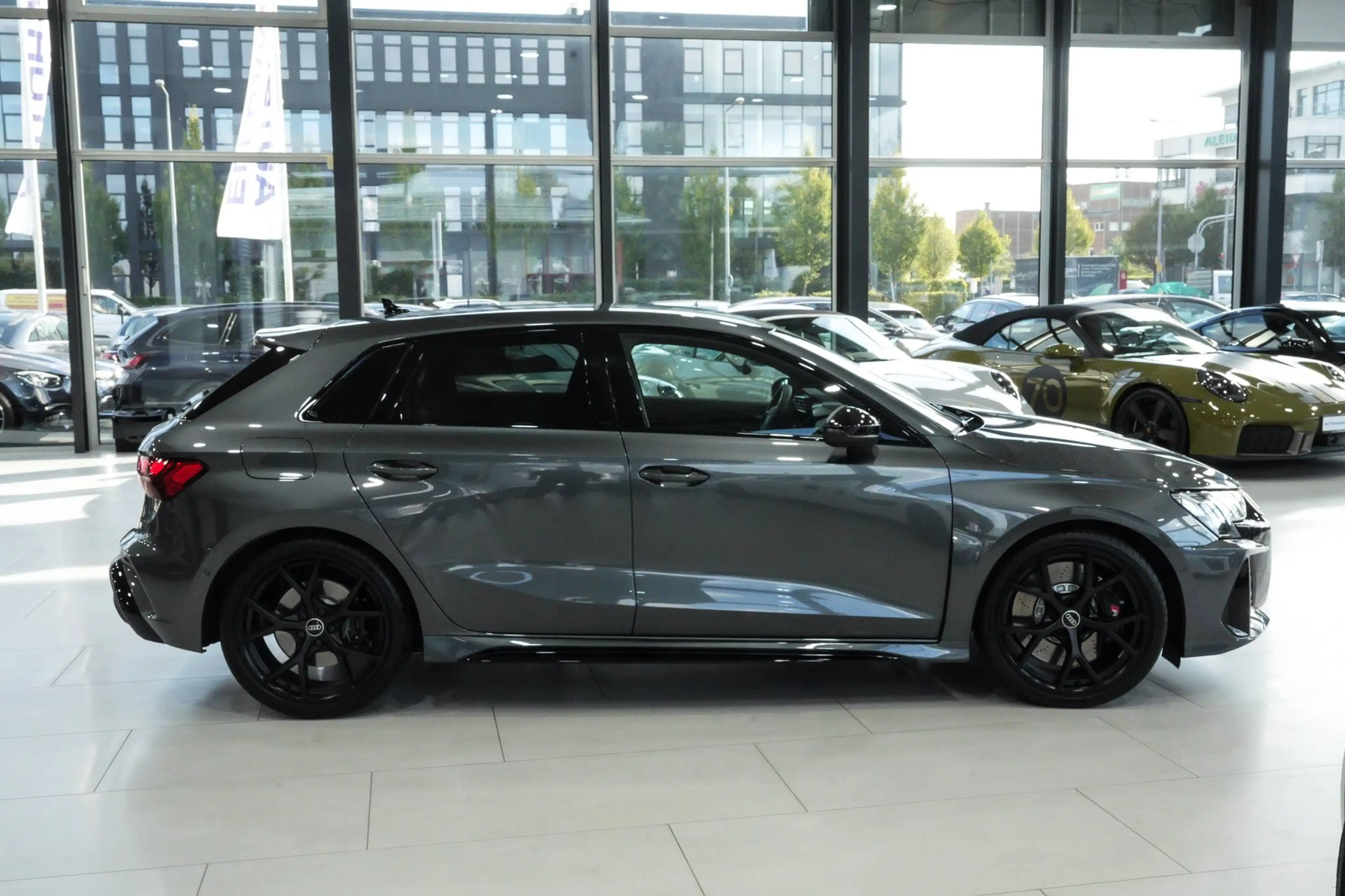 Audi RS3 Sportback quattro*SPORTSITZE*MATRIX*SONOS* — photo 6