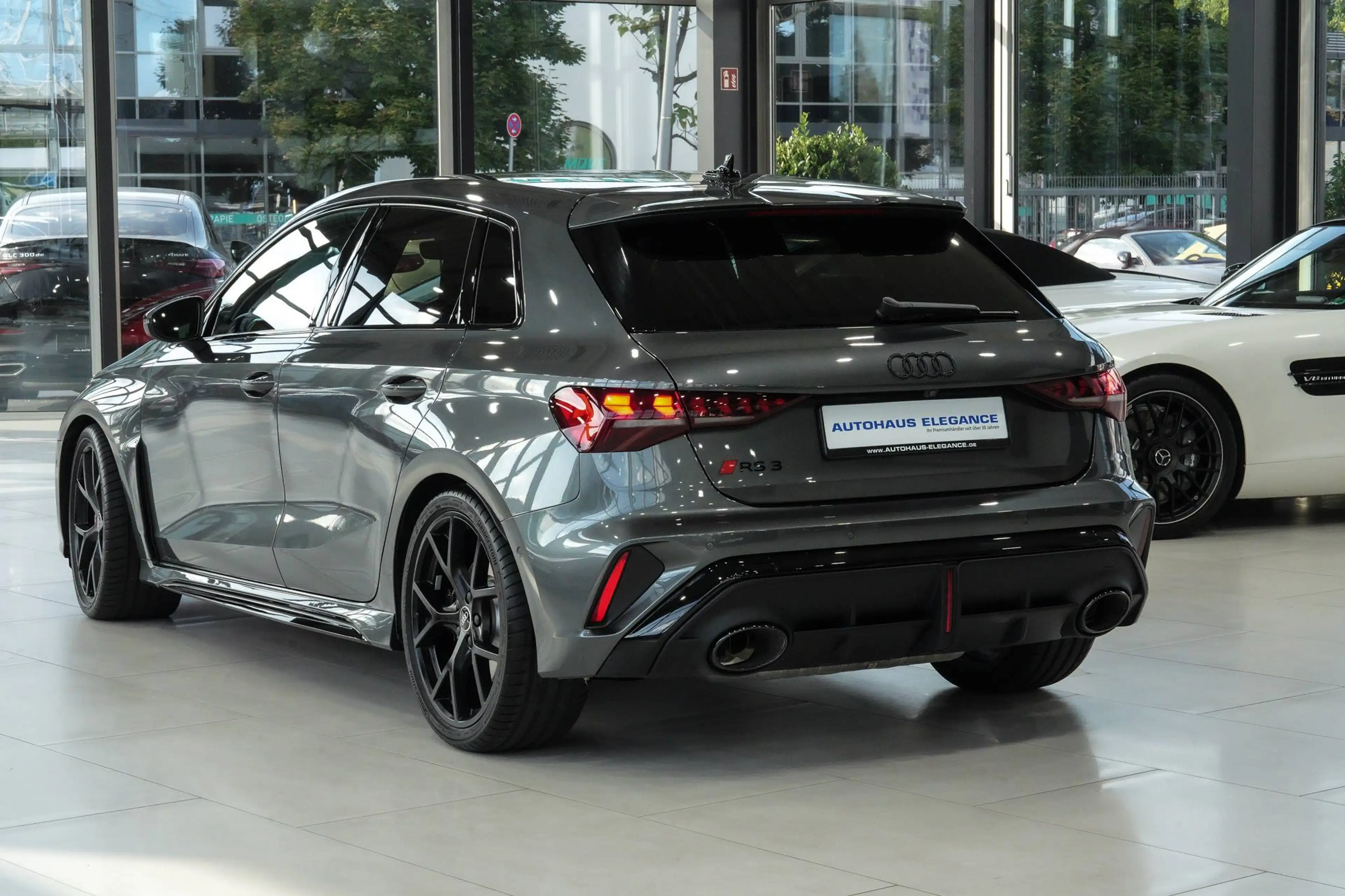 Audi RS3 Sportback quattro*SPORTSITZE*MATRIX*SONOS* — photo 3