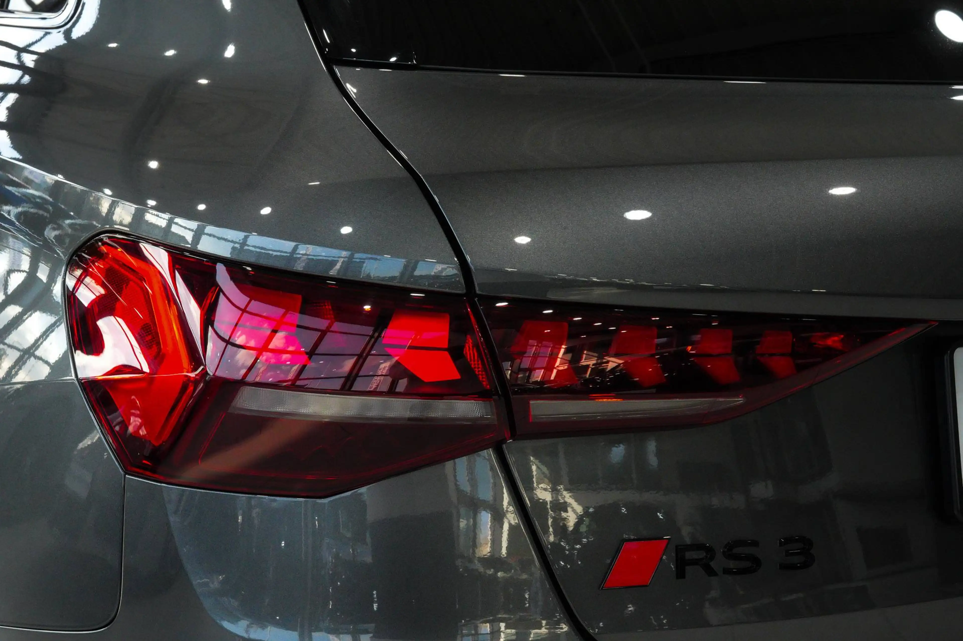 Audi RS3 Sportback quattro*SPORTSITZE*MATRIX*SONOS* — photo 10