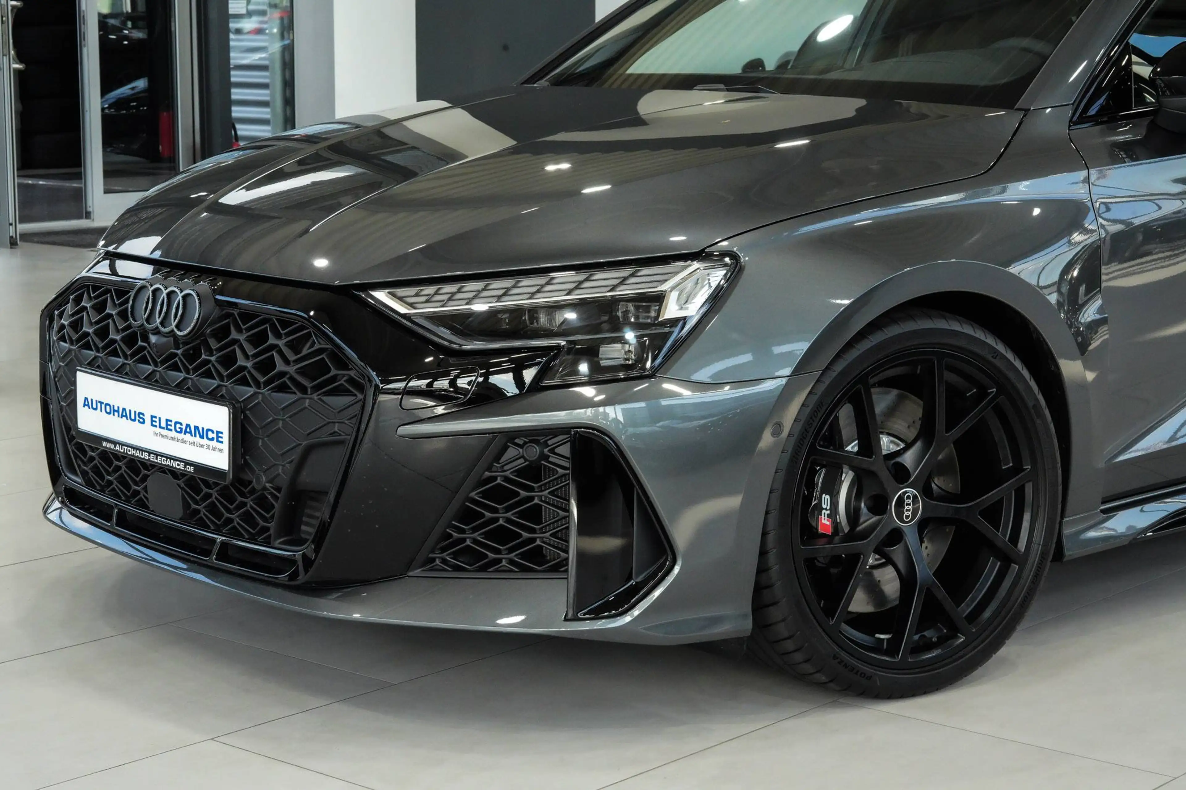 Audi RS3 Sportback quattro*SPORTSITZE*MATRIX*SONOS* — photo 8