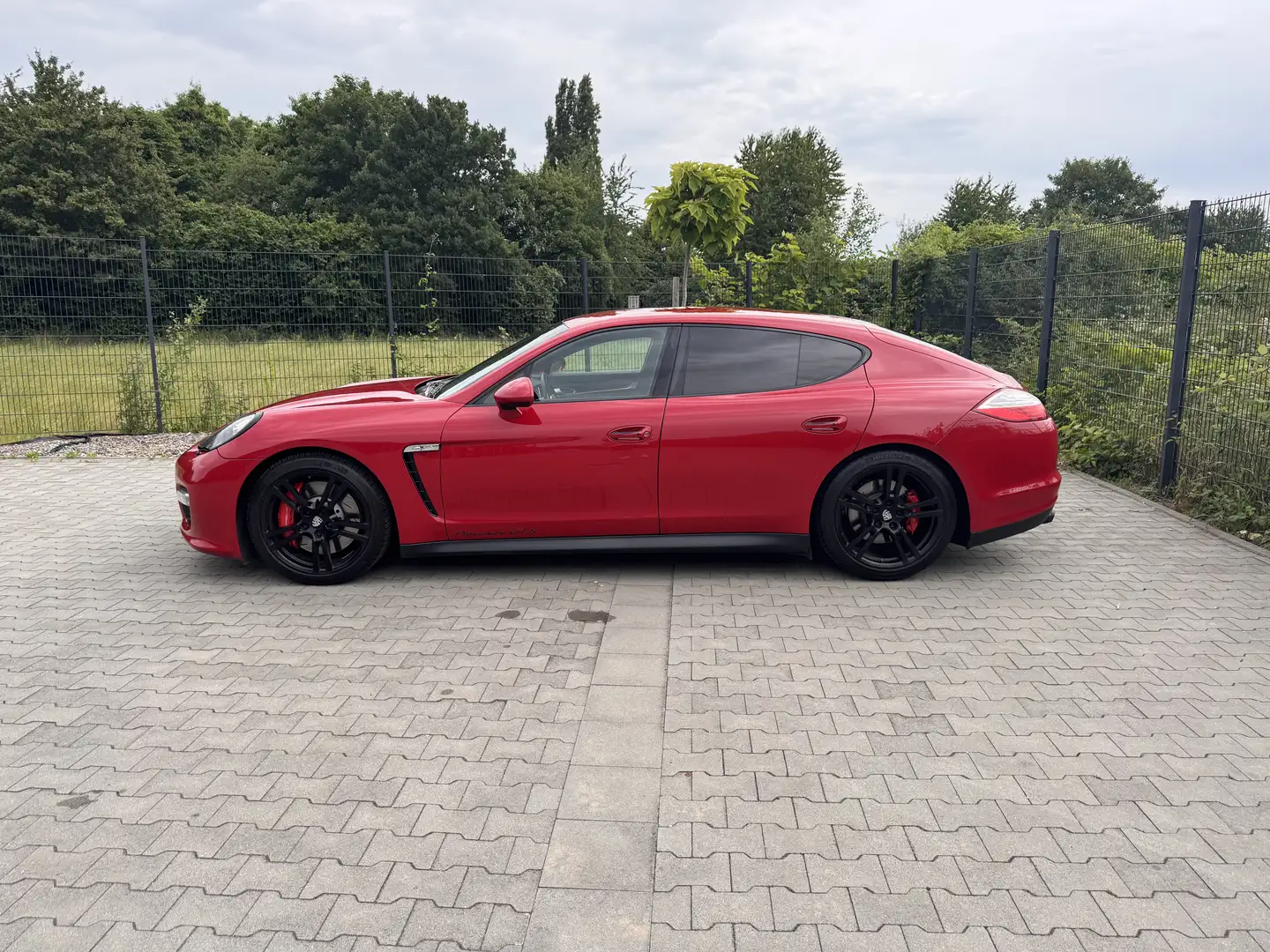 Porsche Panamera GTS PDK 970 crvena - 2