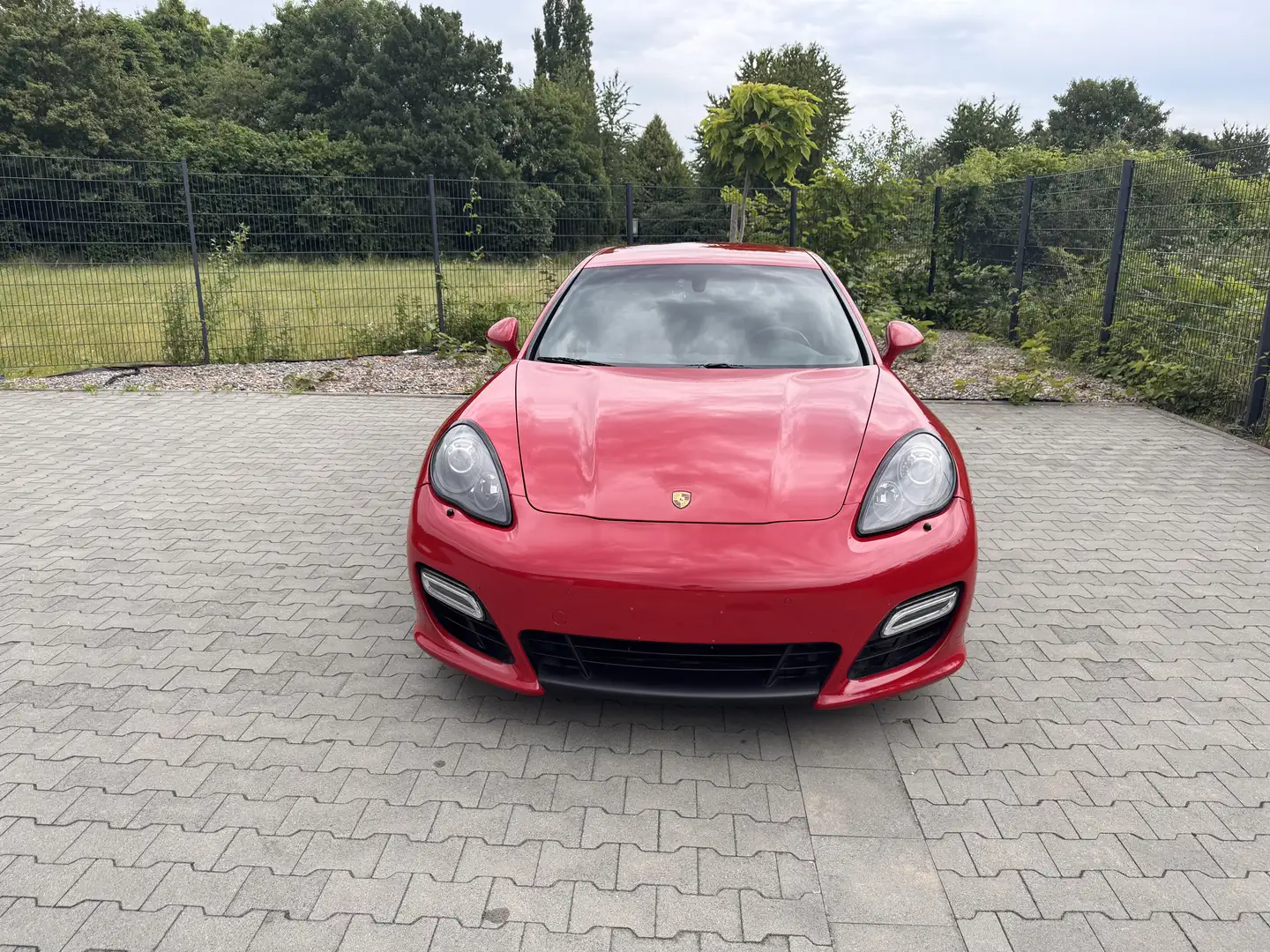 Porsche Panamera GTS PDK 970 Rot - 2