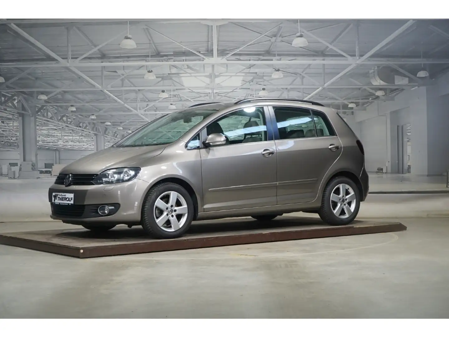 Volkswagen Golf Plus VI 1.2 TSI Comfortline Braun - 1