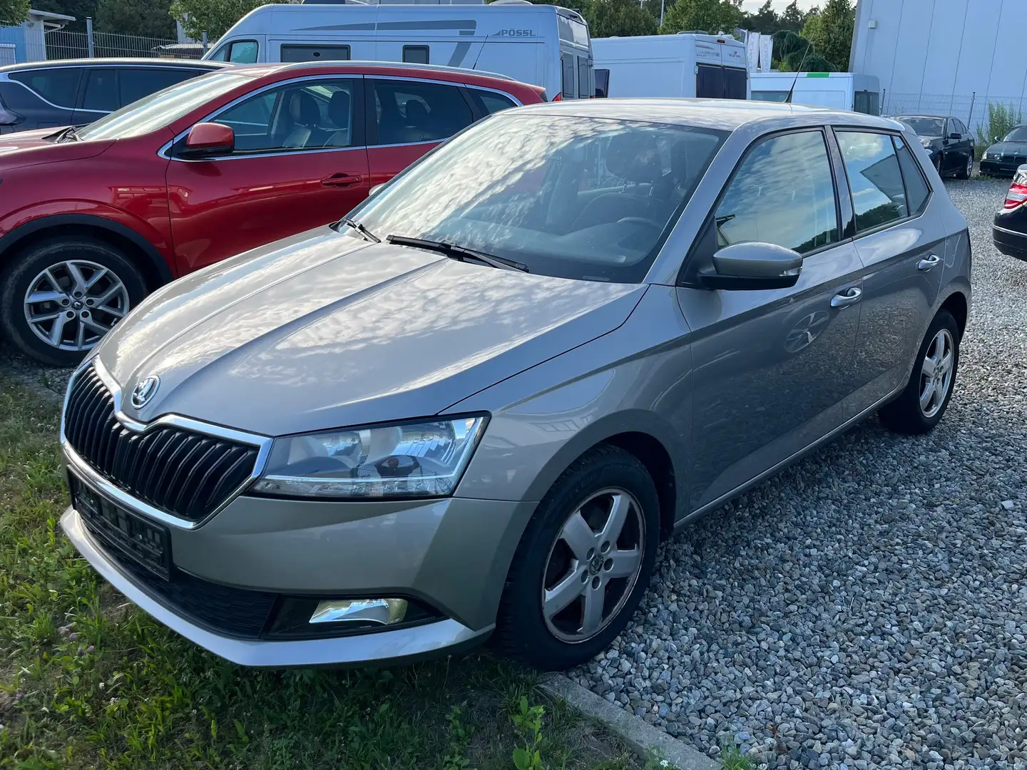 Skoda Fabia 1.0 TSI DSG Grau - 2