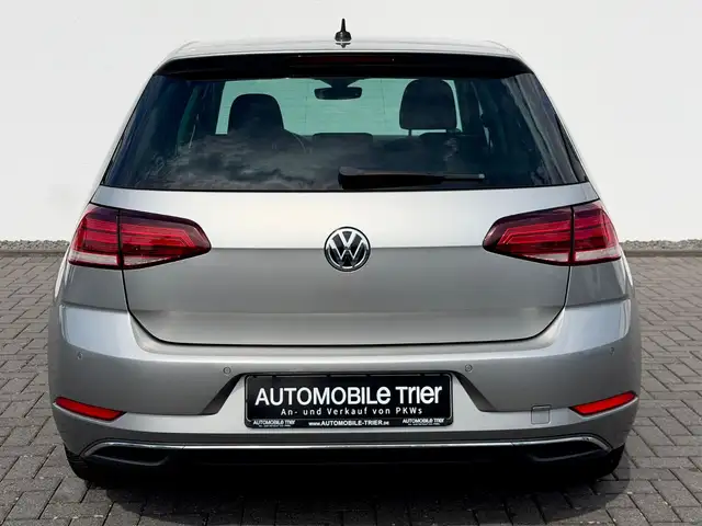 Volkswagen Golf view 6