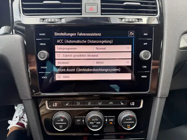 Volkswagen Golf view 16
