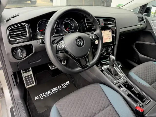 Volkswagen Golf view 13