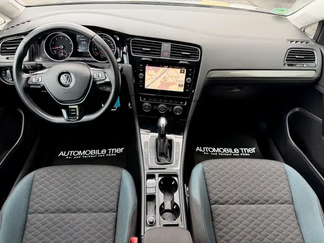 Volkswagen Golf view 10