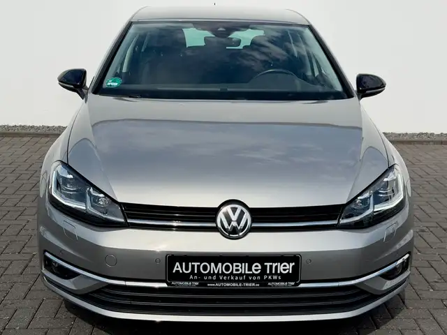 Volkswagen Golf view 2