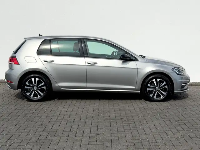 Volkswagen Golf view 4