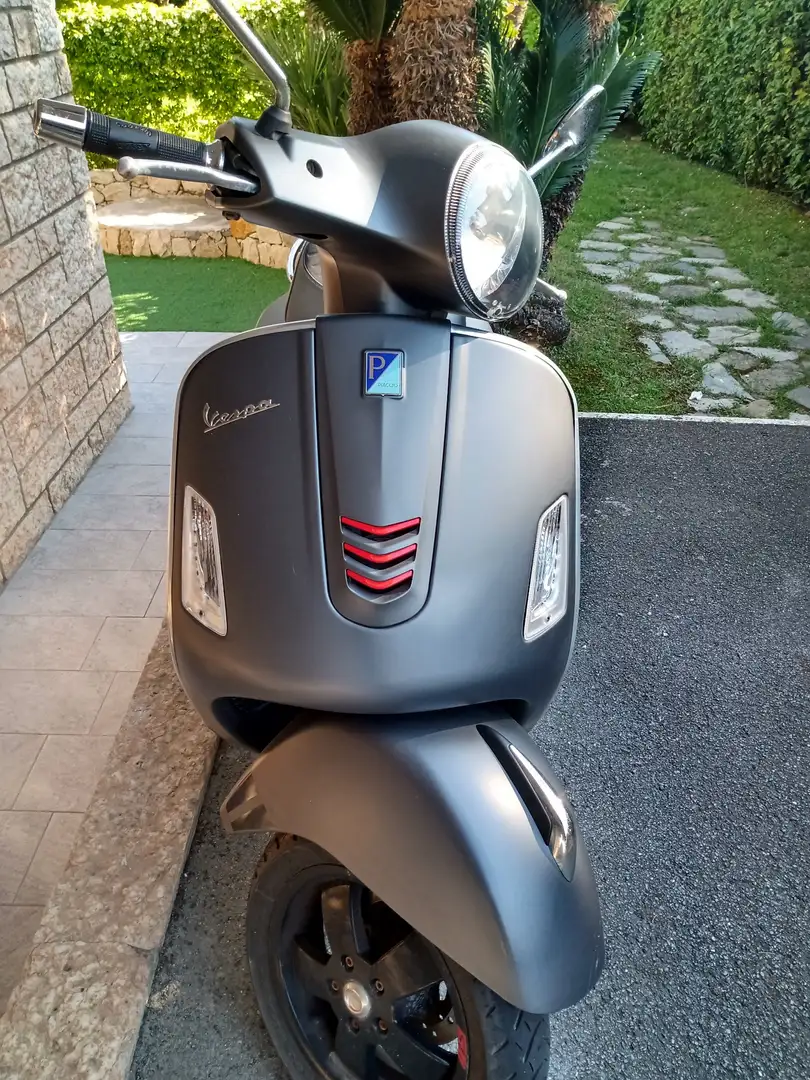 Piaggio GTS 300 Grey - 2