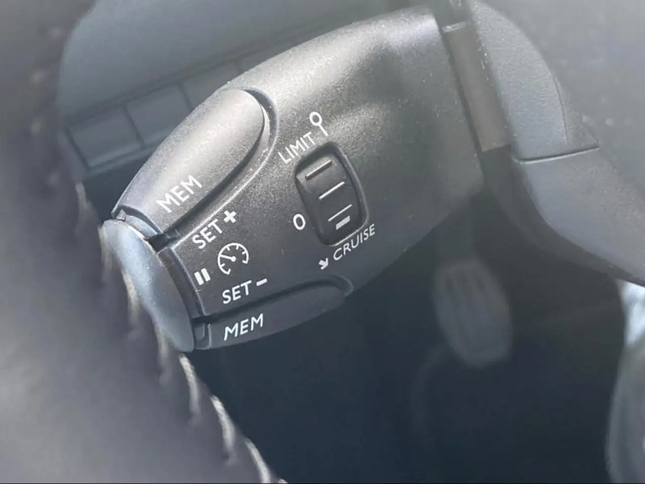 Peugeot 2008 Allure 1.2 Turbo 100 Man. 6, миниатюра 20
