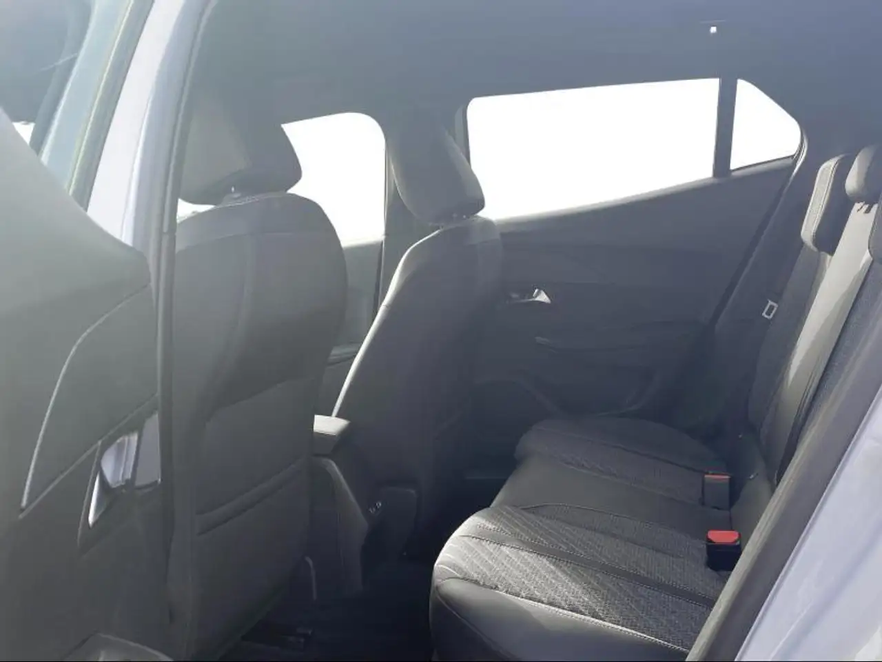 Peugeot 2008 Allure 1.2 Turbo 100 Man. 6, миниатюра 9