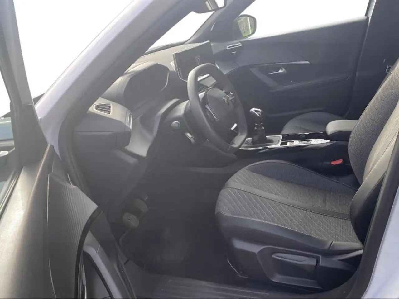 Peugeot 2008 Allure 1.2 Turbo 100 Man. 6, миниатюра 8