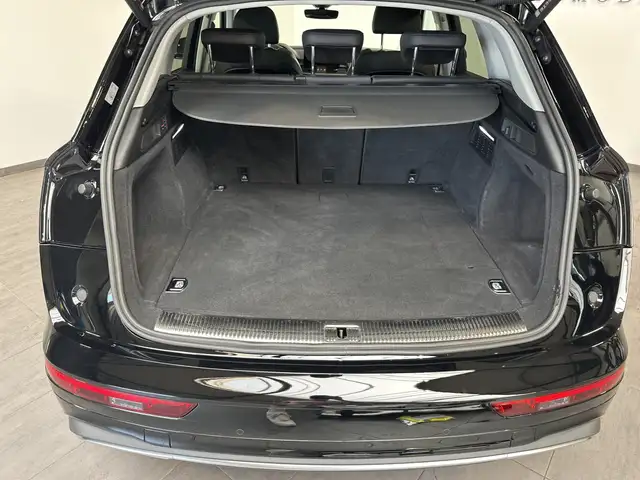 Audi Q5 view 6