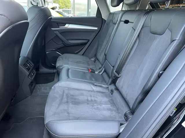 Audi Q5 view 14