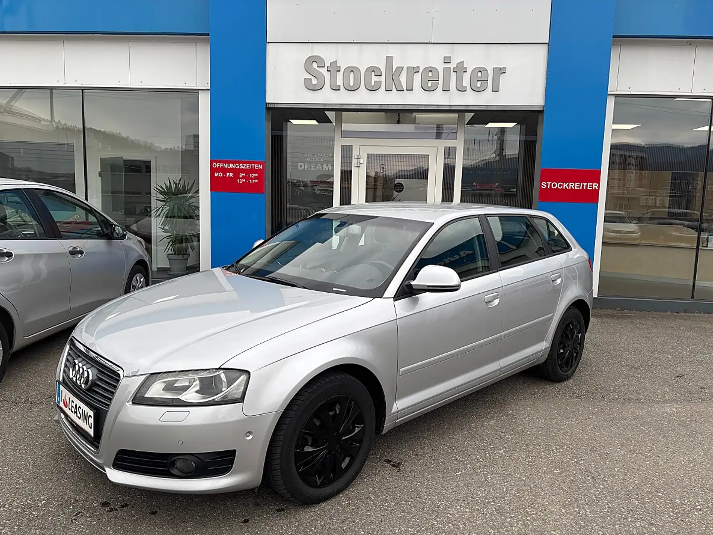 Audi A3 2,0 TDI DPF*XENON*TEMPO*SZH*PDC Silber - 1