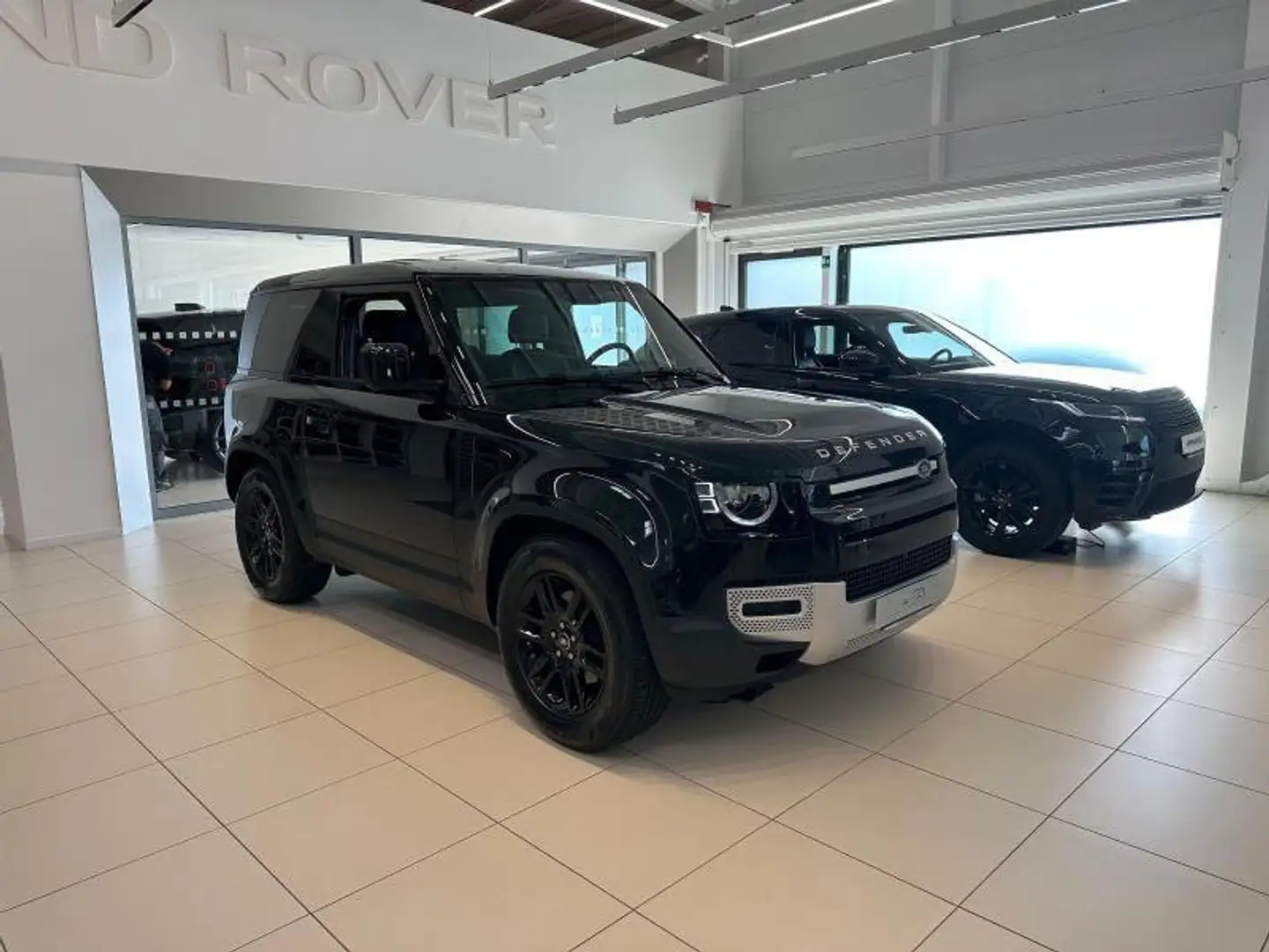 Land Rover Defender (2019) 90 3.0D I6 200 CV AWD Auto S - 1