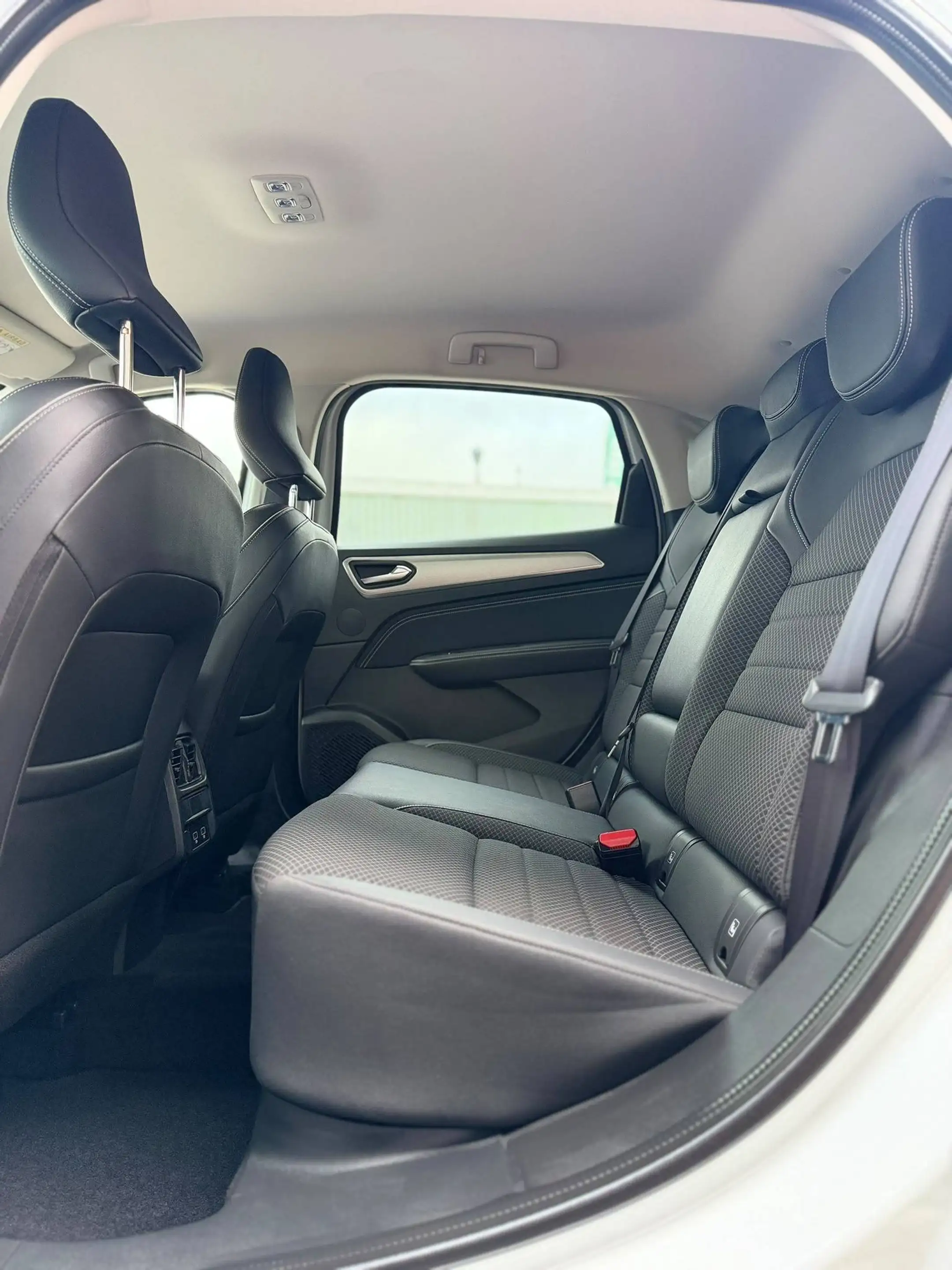 Renault Arkana Intens 140 EDC — photo 12