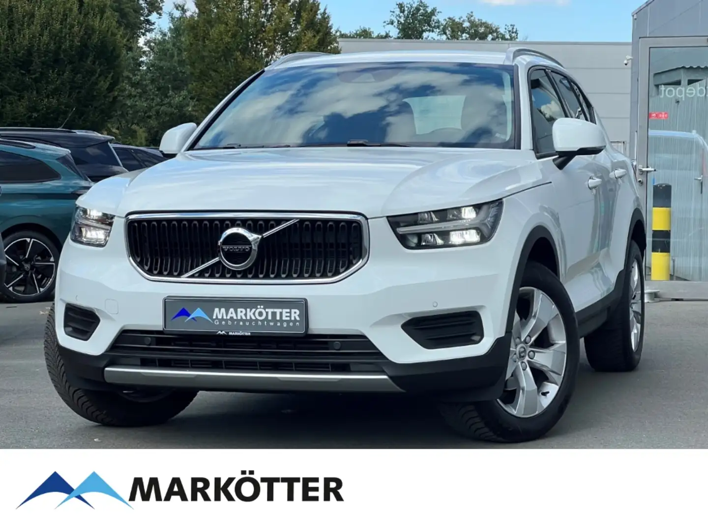 Volvo XC40 T3 Momentum Pro 2WD EU6d SHZ/LKHZ/CAM/TEMP Bianco - 1