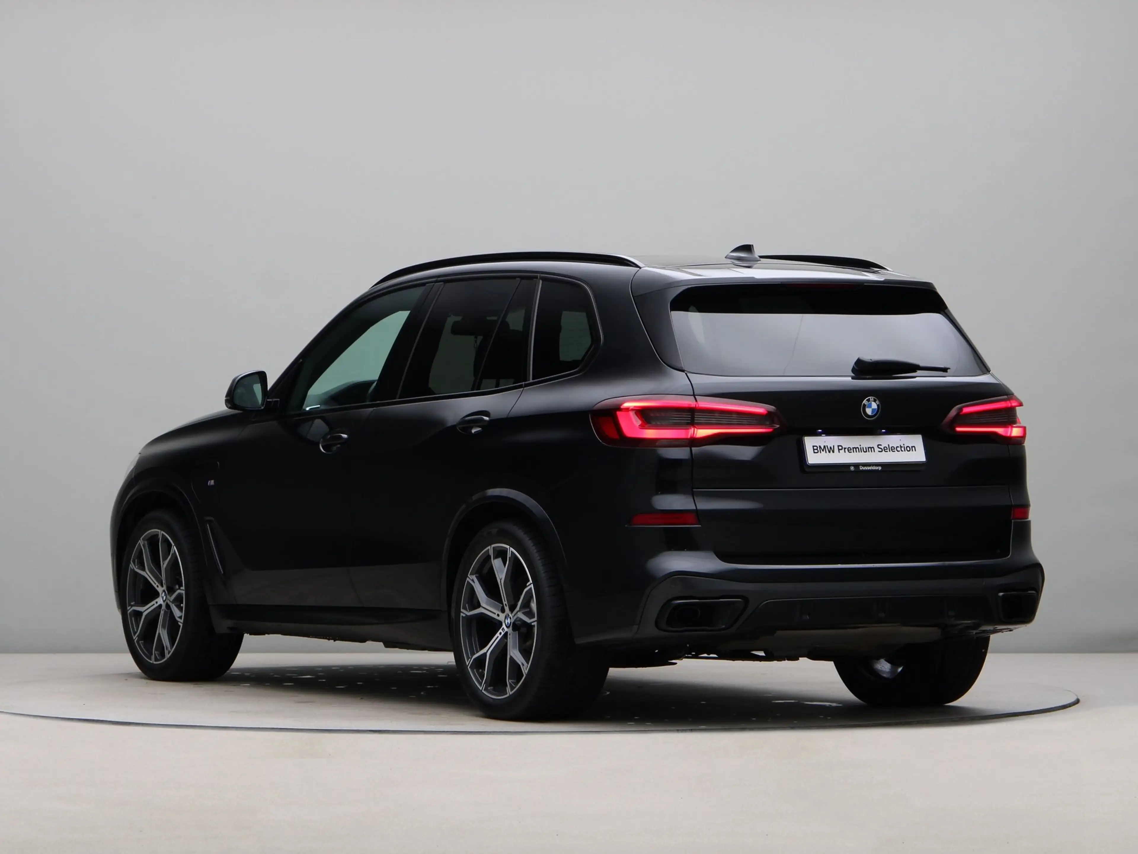 BMW X5 xDrive45e High Executive — photo 11