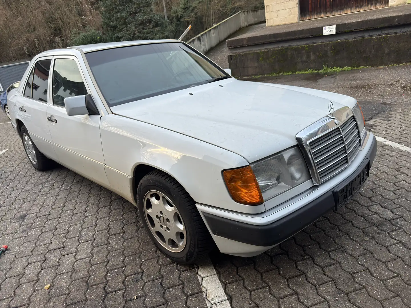 Mercedes-Benz E 230 w124 Weiß - 1