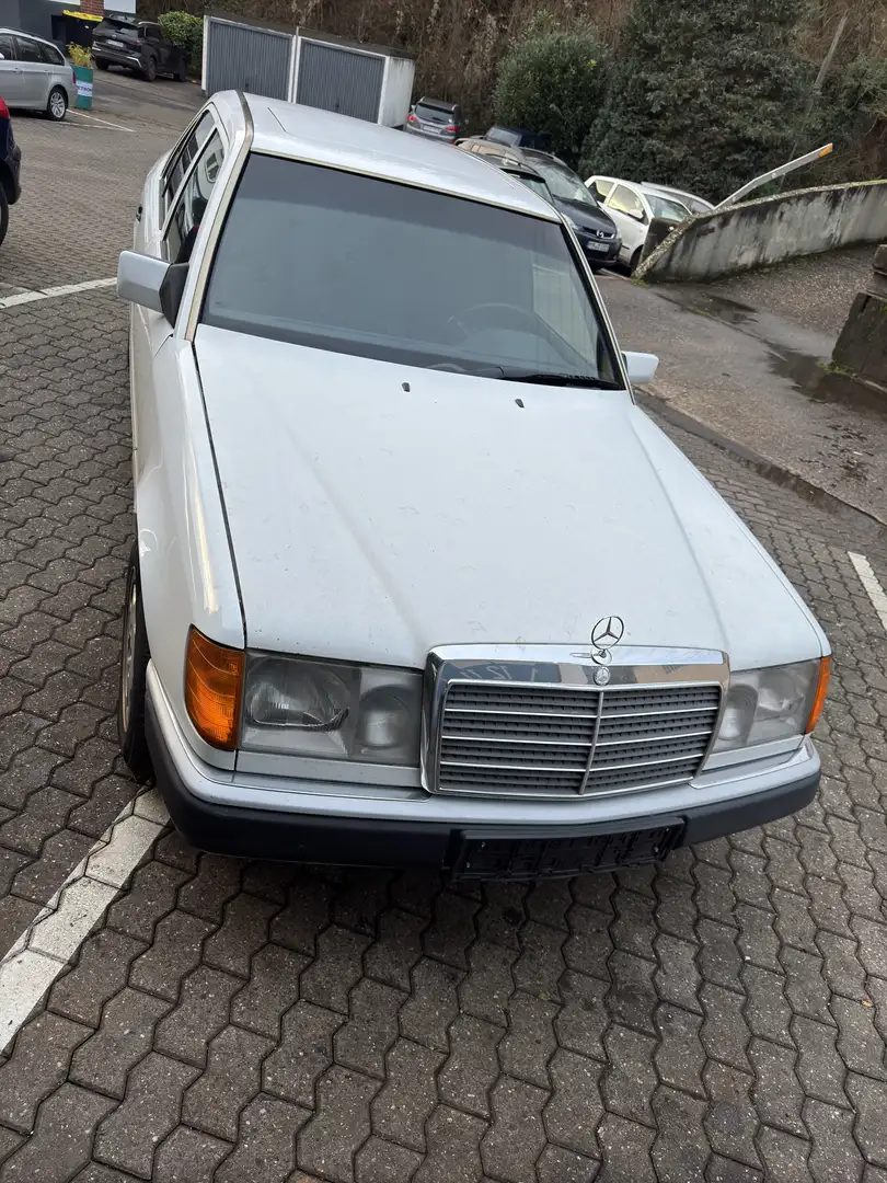 Mercedes-Benz E 230 w124 Weiß - 2