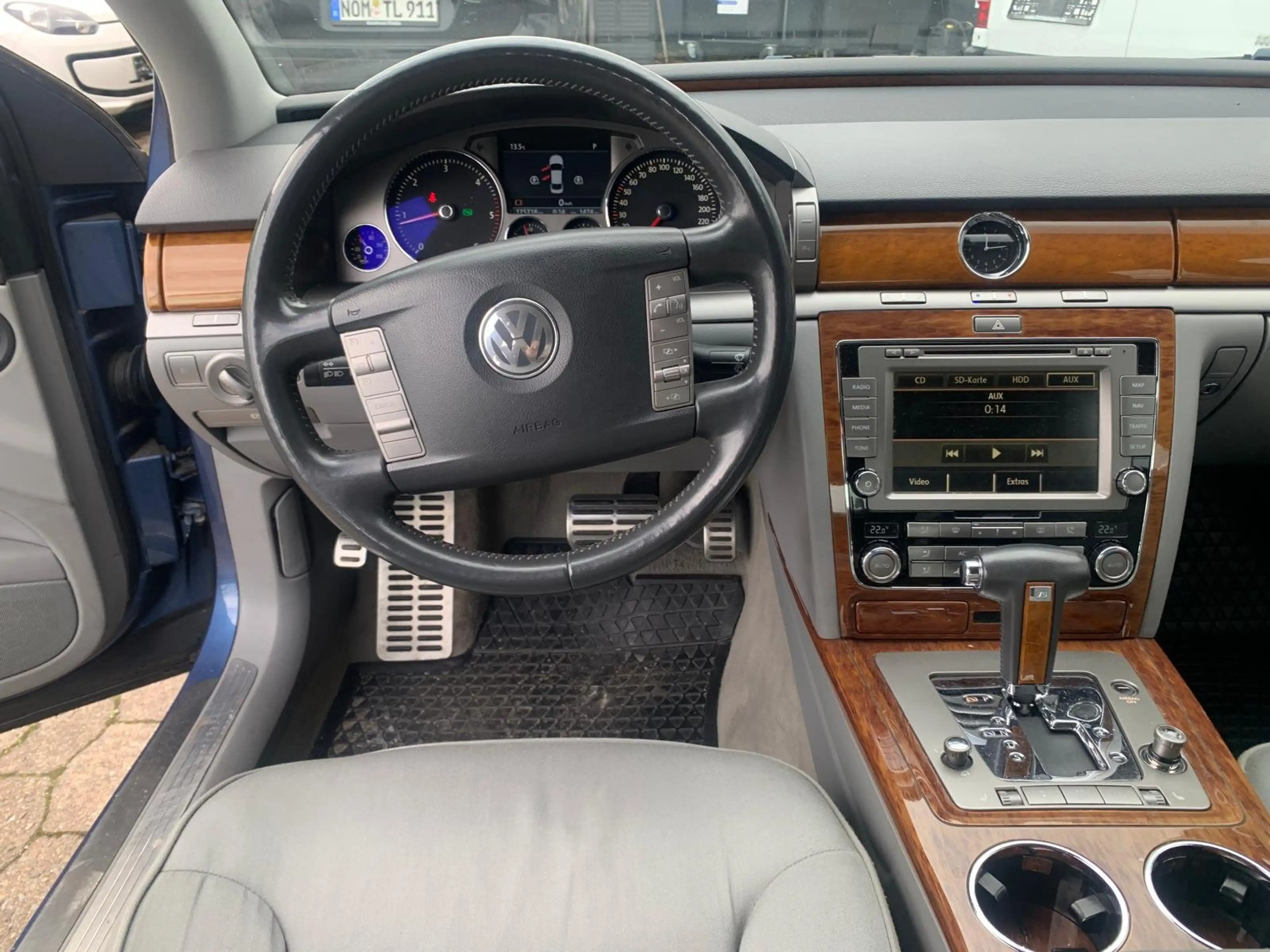 Volkswagen Phaeton V6 TDI 5-Sitzer 4Motion — photo 10