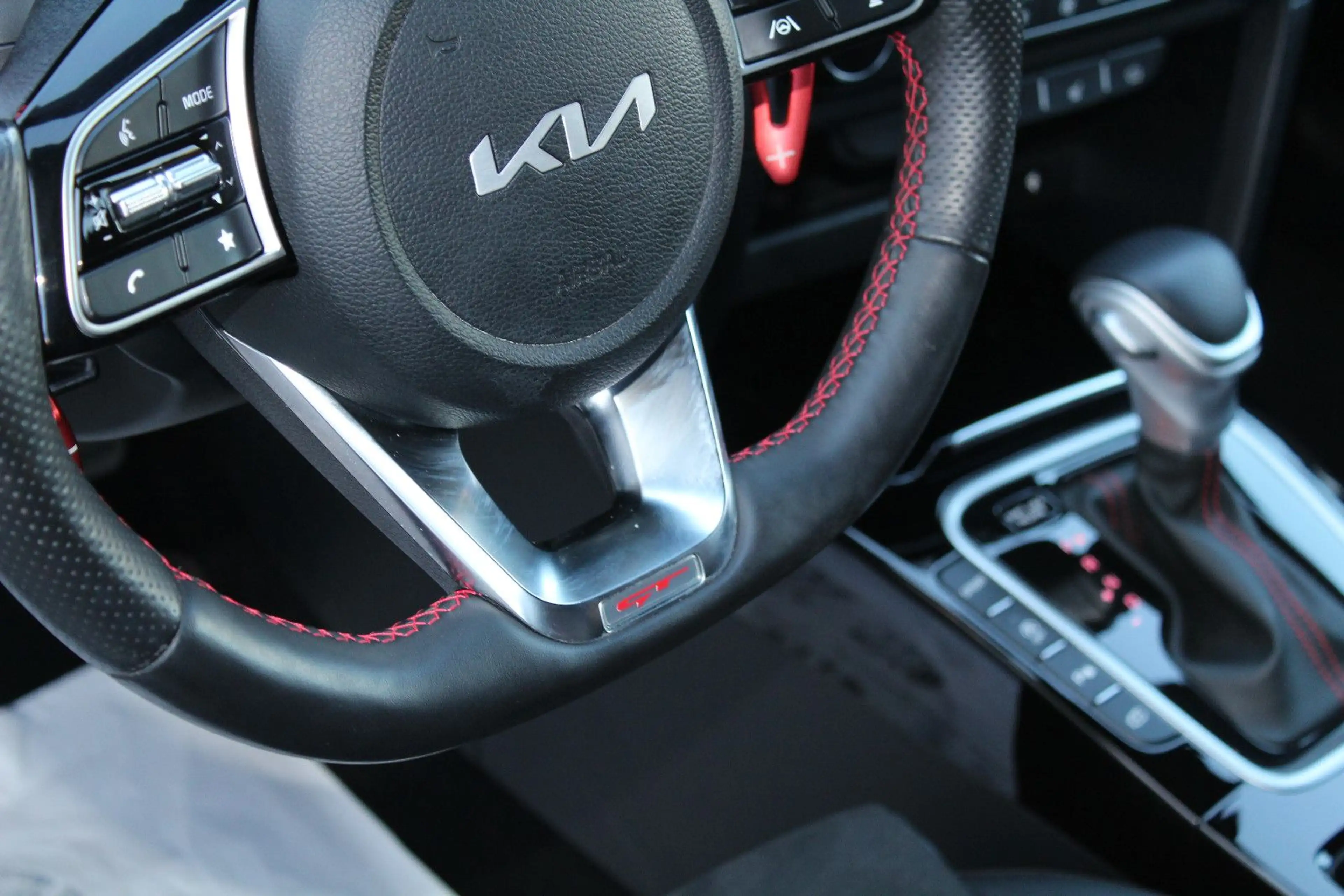 Kia ProCeed / pro_cee'd / ProCeed 1.6 T-GDI DCT GT — photo 15
