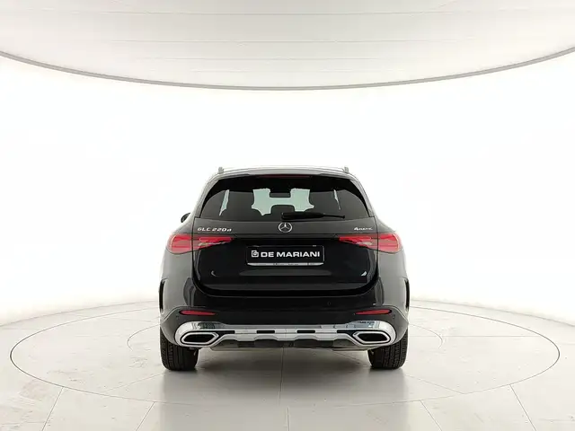 Mercedes-Benz GLC view 4