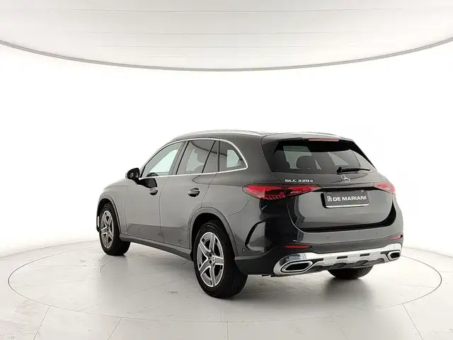 Mercedes-Benz GLC view 3