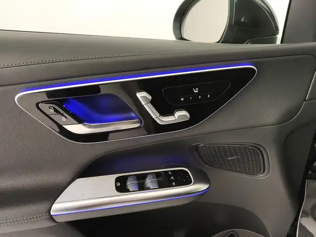 Mercedes-Benz GLC view 12
