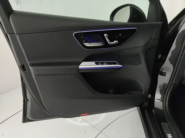 Mercedes-Benz GLC view 11