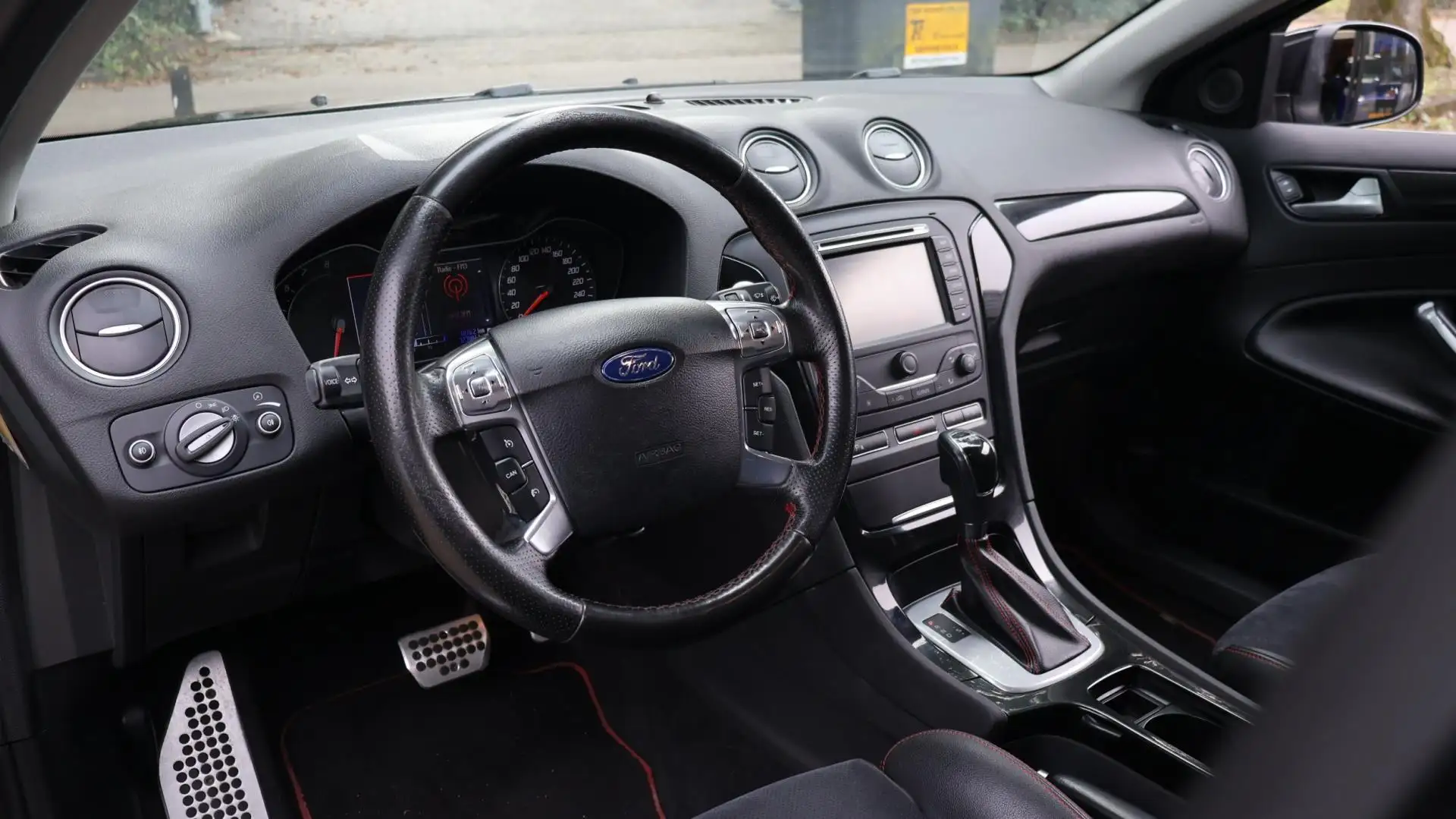 Ford Mondeo Wagon 2.0 EcoBoost S-Edition|Leder|Trekhaak|Nette Zwart - 2