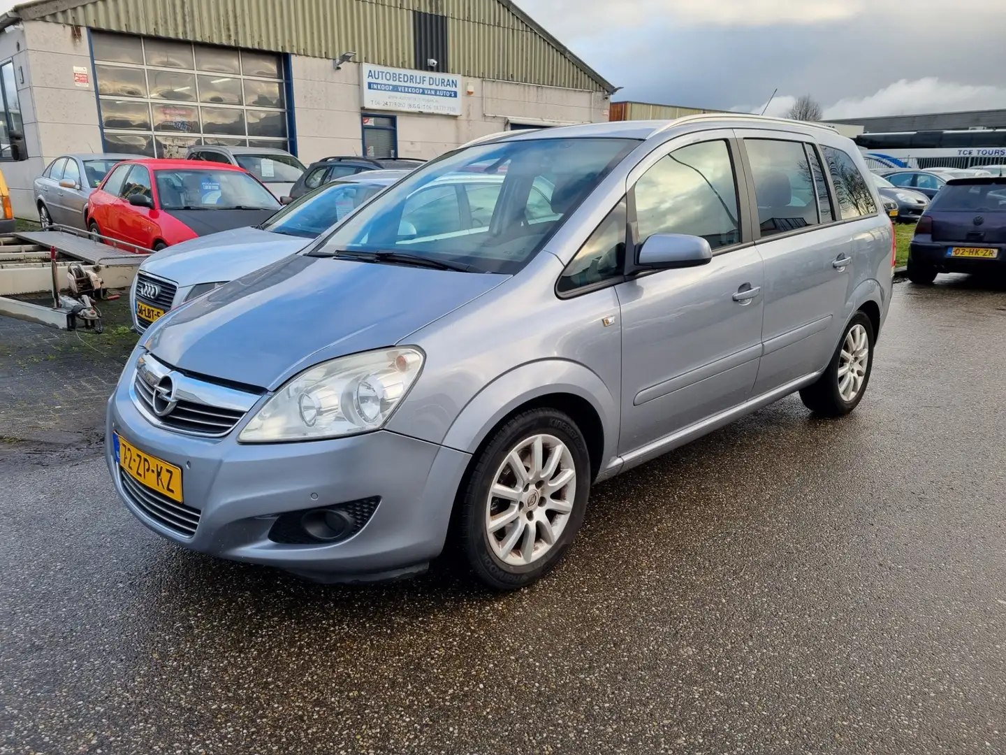 Opel Zafira 2.2 Temptation 7- Pers. NAP! Grijs - 1