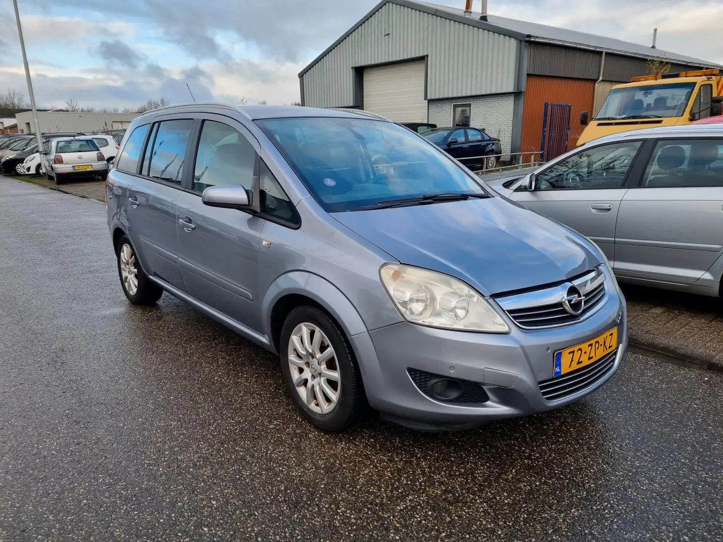 Opel Zafira 2.2 Temptation 7- Pers. NAP! Grijs - 2