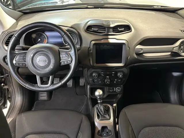 Jeep Renegade view 11