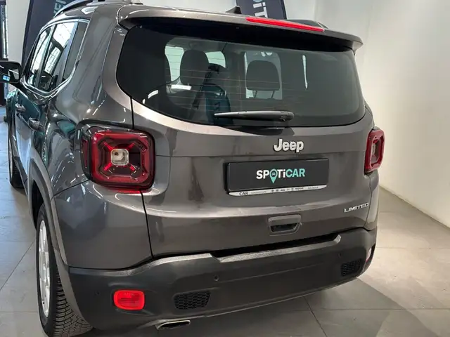 Jeep Renegade view 5