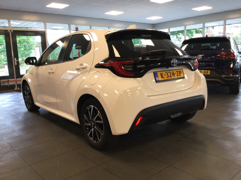 Toyota Yaris 1.5 Hybrid Dynamic CAMERA-CLIMA-LED — photo 4