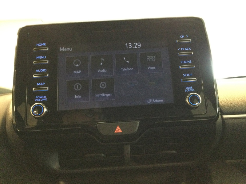 Toyota Yaris 1.5 Hybrid Dynamic CAMERA-CLIMA-LED — photo 16