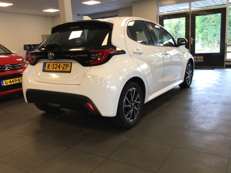 Toyota Yaris 1.5 Hybrid Dynamic CAMERA-CLIMA-LED — photo 3