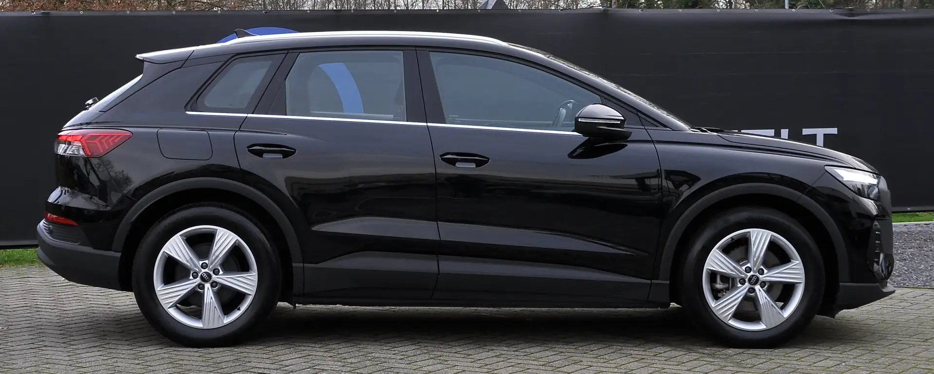 Audi Q4 e-tron 35 CARPLAY CAMERA ACC LANE ASS DAB+ LED Zwart - 2