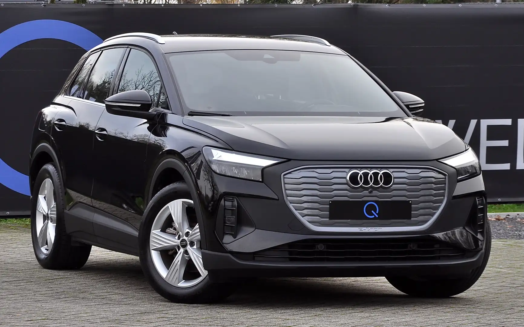 Audi Q4 e-tron 35 CARPLAY CAMERA ACC LANE ASS DAB+ LED Zwart - 1