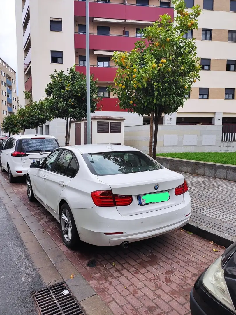 BMW 318 318dA Essential Edition - 2