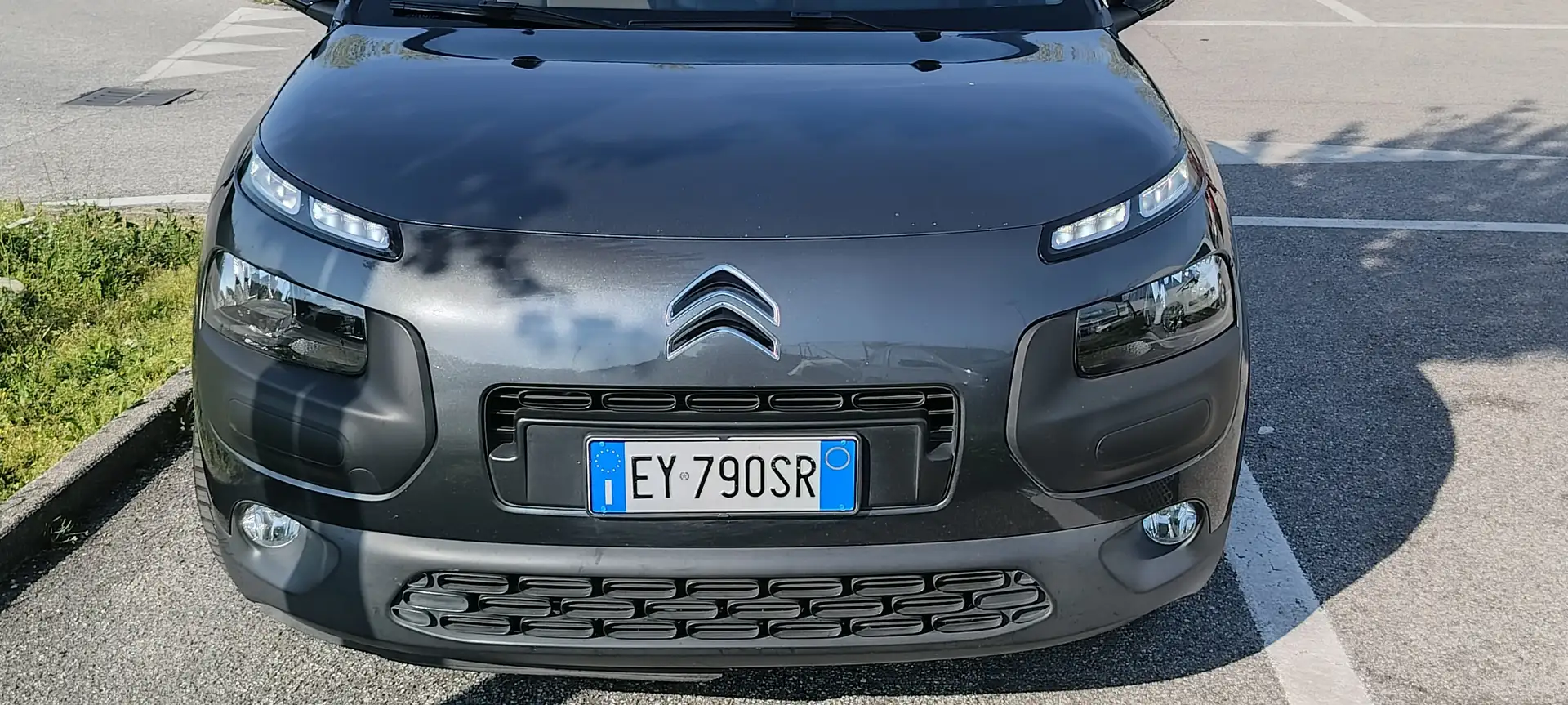 Citroen C4 C4 Cactus 2014 Cactus 1.6 bluehdi Shine  100cv Grigio - 2