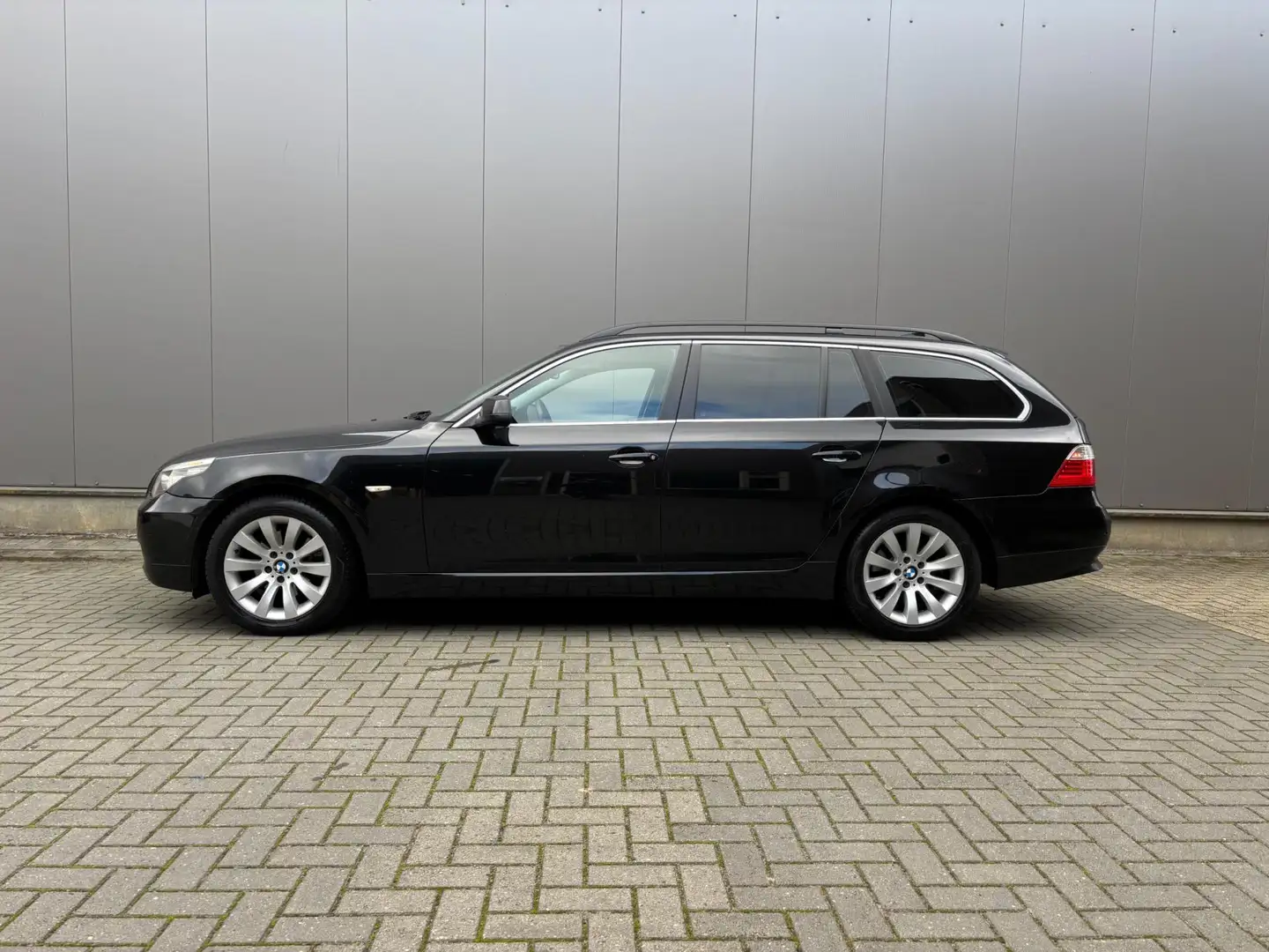 BMW 520 5-serie Touring 520i Business Line Edition I Schwarz - 2
