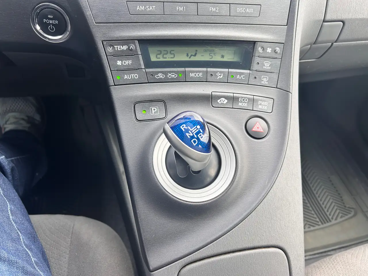 Toyota Prius снимка Toyota Prius