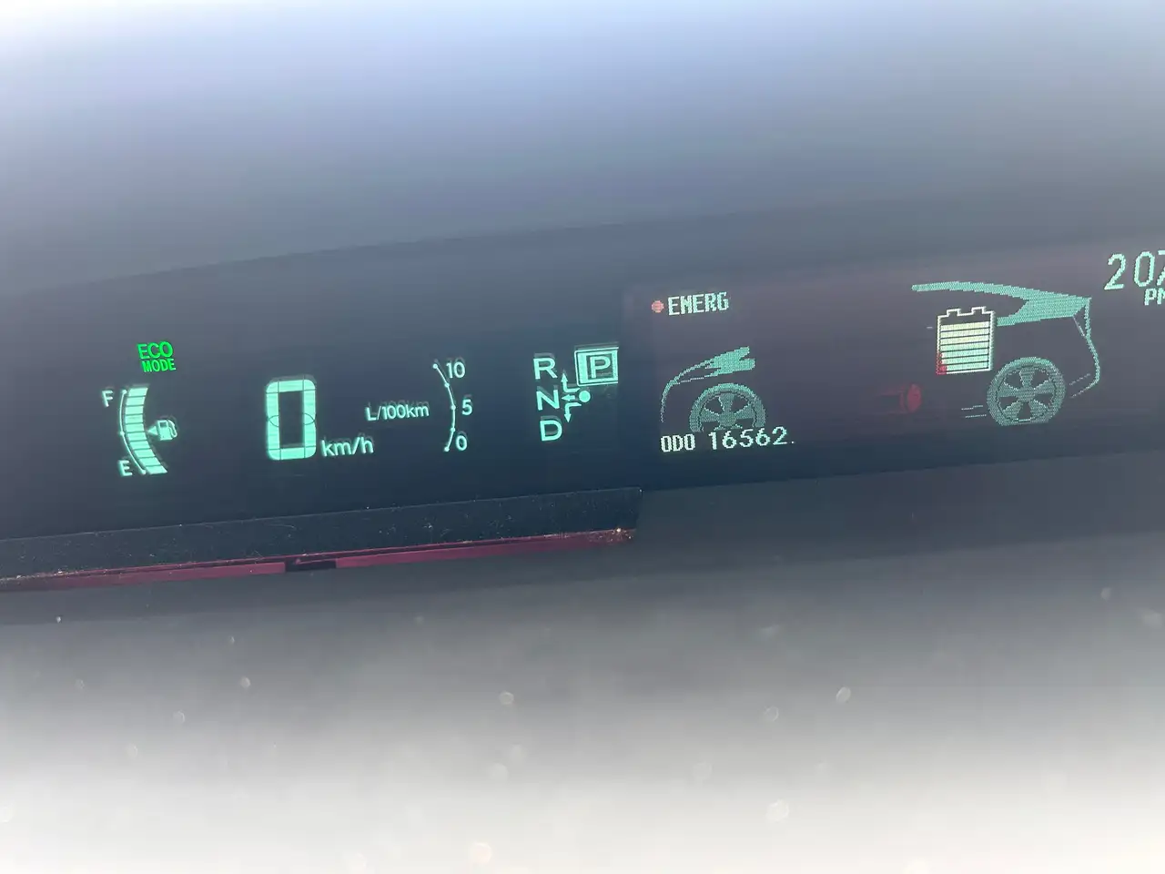 Toyota Prius снимка Toyota Prius