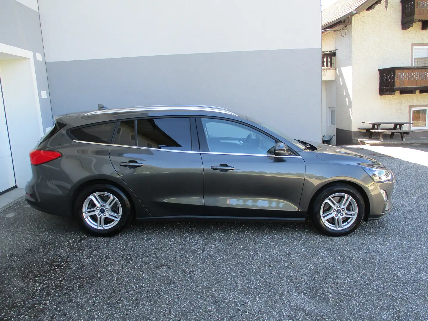 Ford Focus Cool NAVI, SPORTSITZE, SHZ, PDC, TEMP, TEL Grau - 2