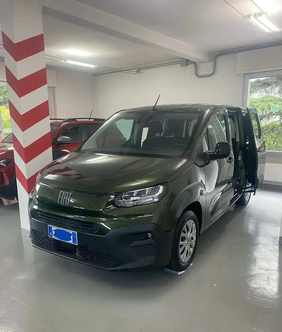 Fiat Doblo Passenger 5 posti 1.5 BlueHdi 130cv Verde - 1